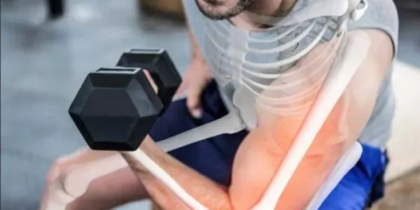 हल्की सी अनदेखी भारी पड़ सकती है-जानिए कमजोर हड्डियों के संकेत