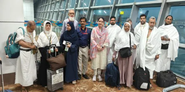 دہلی سے آخری پرواز کے ذریعے 396 عازمین حج روانہ