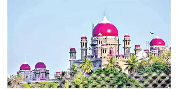 ఫీజుల వసూలు నిలిపివేత'పై మధ్యంతర ఉత్తర్వుల పొడిగింపు