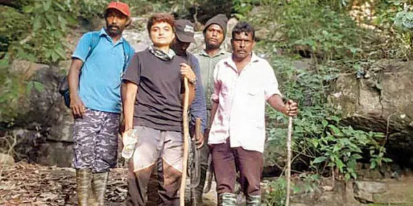 സംഭവം കെട്ടിച്ചമച്ചത്, രക്ഷാപ്രവര്ത്തനത്തിന്റെ പേരില് സര്ക്കാരിന് നഷ്ടം വരുത്തി.ശരണ്യയെ കാണാതായ സംഭവത്തില് സംശയങ്ങളുണ്ട്- പോലീസിനെ സമീപിച്ച് ബിജെപി!! ട്രക്കിങ്ങിനിടെ കാണാതായ ശരണ്യയുടെ മൊഴികളും പരാതിയില് പറഞ്ഞ കാര്യങ്ങളും പരിശോധിക്കും- പോലീസ്