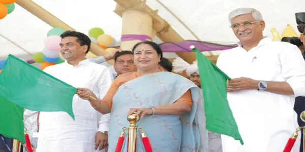 सोमनाथ स्वाभिमान पर्व यात्रा शुरू, 1300 श्रद्धालुहरूलाई लिएर दिल्लीबाट ट्रेन प्रस्थान