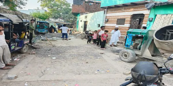 شاہ جمال قبرستان کی زمین پر ناجائز قبضے کا الزام، قبریں توڑ کر سڑک تعمیر کرانے کی مخالفت