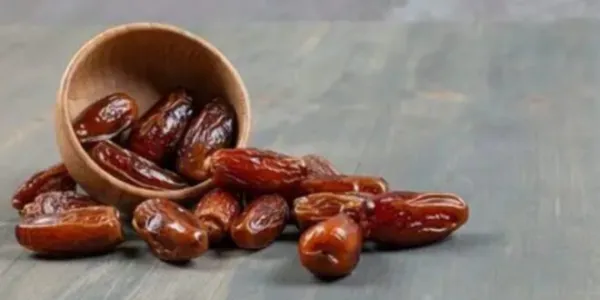 खाली पेट भीगे खजूर का कमाल! सेहत होगी दुरुस्त, बीमारियां रहेंगी दूर