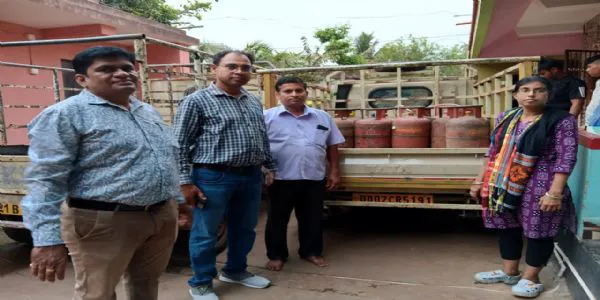 ଯୋଗାଣ ବିଭାଗ ପକ୍ଷରୁ ଚଢାଉ ୧୫ଟି ଏଲପିଜି ସିଲିଣ୍ଡର ଜବତ।