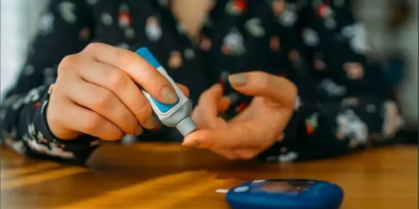 ब्लड शुगर कंट्रोल रखना है? इन 5 सफेद चीजों से बनाएं दूरी