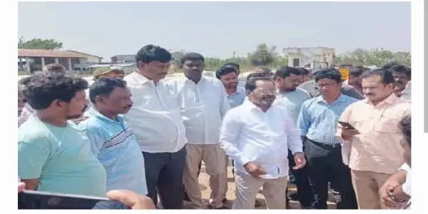 రైతులకు సహాయం చేసి ఆదుకుందాం.. ఎమ్మెల్యే కోరం కనకయ్య