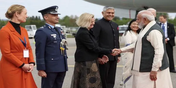 مودی اوسلو پہنچے ، چار دہائیوں میں ہندوستان کے وزیر اعظم کا ناروے کا پہلا دورہ