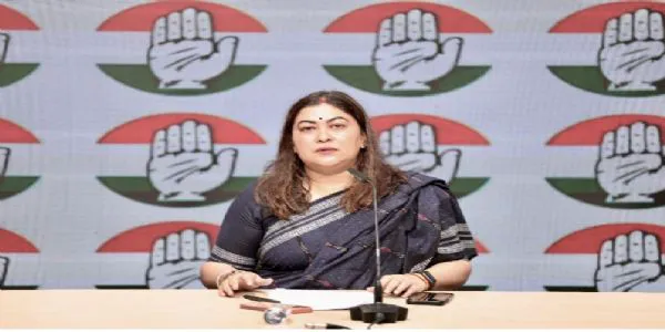 ಪೆಟ್ರೋಲ್, ಡೀಸೆಲ್ ದರ ಏರಿಕೆ ವಿರುದ್ಧ ಕಾಂಗ್ರೆಸ್ ವಾಗ್ದಾಳಿ
