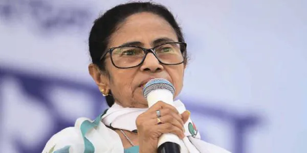 ఆమెను బయటకు గెంటేయండి: ఓడిపోయినా కుర్చీ వదలని దీదీపై సీనియర్ న్యాయవాది సంచలన వ్యాఖ్యలు!