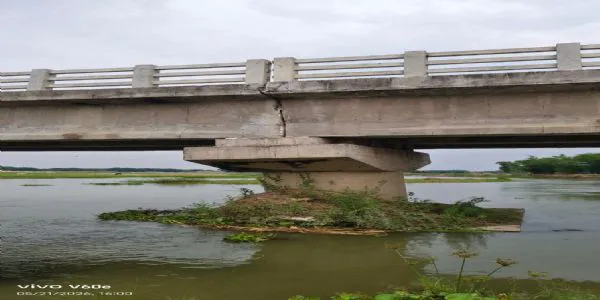 بہار کے ارریہ میں 7.32کروڑ کی لاگت سے تعمیر کیا گیا جھمٹا ۔ مہیشا کول پل تین سال میں منہدم