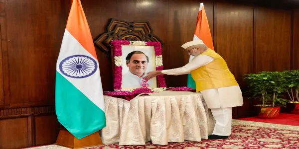 نائب صدرجمہوریہ نے سابق وزیر اعظم راجیو گاندھی کی برسی پر خراج عقیدت پیش کیا