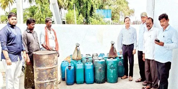 ఇంధనం విక్రయాలపై దాడులు