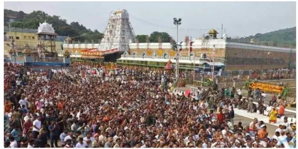 తిరుమలలో కొనసాగుతున్న భక్తుల రద్దీ.. టీటీడీ కీలక నిర్ణయం