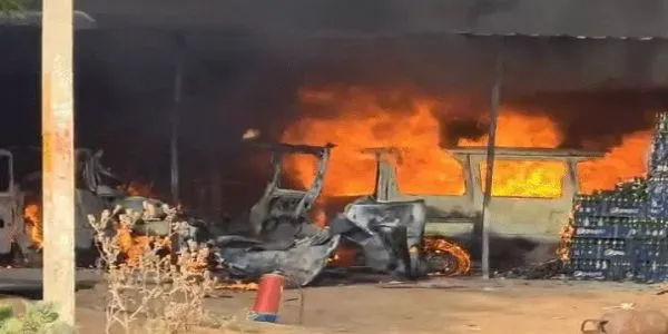 ڈیگ میں ایل پی جی سلنڈر دھماکے سے زبردست آگ لگ گئی، دو بچے جاں بحق