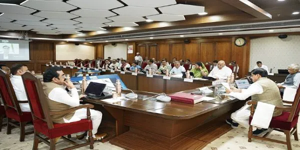 مدھیہ پردیش کابینہ کا کسانوں کے حق میں بڑا فیصلہ، وزیراعظم فصل بیمہ یوجنا کے لیے 11,608.47 کروڑ روپے منظور