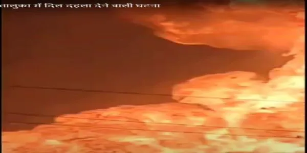 ممبئی کے دھاراوی کے اشوک مل کمپاؤنڈ میں دو منزلہ عمارت میں بھیانک آتشزدگی