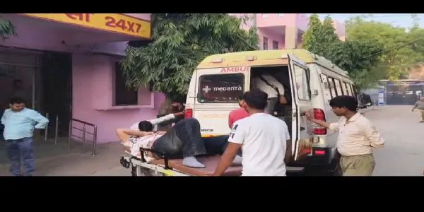 آگرہ ایکسپریس وے پر کھڑے ہوئے ٹرک سے ٹکرا ئی بس، متعدد زخمی