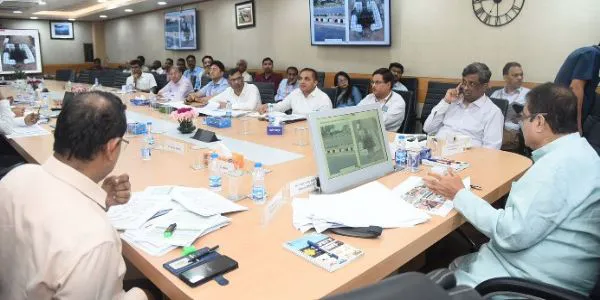 Gadkari Reviews West Bengal National Highway Projects, Issues Monsoon Preparedness Directives