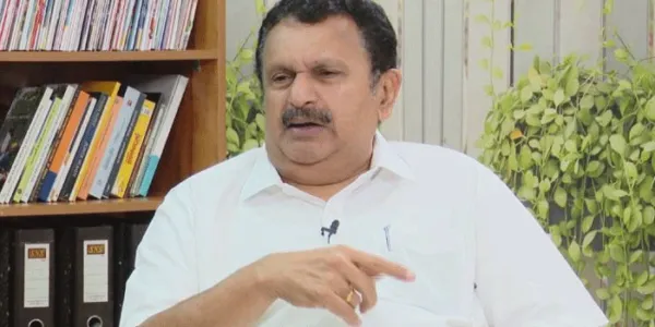 മുഖ്യമന്ത്രിയുടെ'ഡാഷ് മോനെ' പരാമര്‍ശം കേരളത്തിനാകെ അപമാനകരം; രേവന്ദ് റെഡ്ഡി തമാശയ്ക്ക് ഒരു പരാമര്‍ശം നടത്തിയപ്പോള്‍ അതേതീതിയില്‍ സിനിമാ ഡയലോഗില്‍ തന്നെ പിണറായി വിജയനും മറുപടിയേകാമായിരുന്നു'- കെ. മുരളീധരൻ
