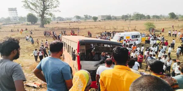 گڈچرولی میں بھیانک بس حادثہ، دو افراد ہلاک, متعدد مسافر شدید زخمی
