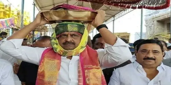 పెన్నహోబిళంలో శ్రీలక్ష్మీ నరసింహ స్వామి బ్రహ్మోత్సవాలు - పట్టువస్త్రాలుసమర్పించిన మంత్రి