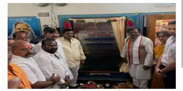 బాలికల విద్యాభివృద్ధికి ప్రభుత్వం ప్రాధాన్యత : మంత్రి గడ్డం వివేక్