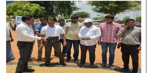 వడ్ల కొనుగోలు కేంద్రంలో జిల్లా అధికారుల ఆకస్మిక తనిఖీ
