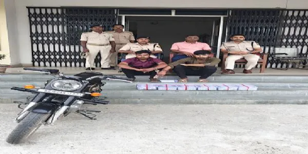 1475 پیس ممنوعہ انجکشن کے ساتھ دو نوجوان گرفتار، بلٹ بائیک ضبط