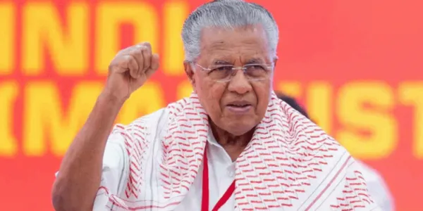 മുഖ്യമന്ത്രി സ്ഥാനം രാജിവച്ച്‌ പിണറായി വിജയന്‍
