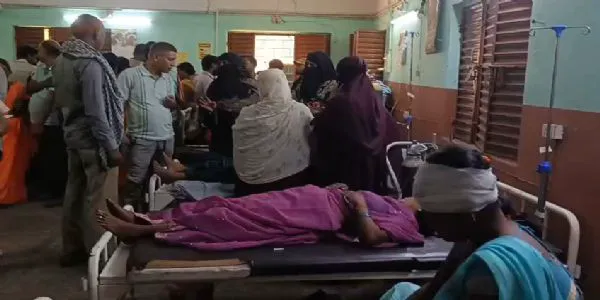 سڑک حادثے میں 11 افراد زخمی ، 4 افراد کو رمس میں داخل کرایا گیا