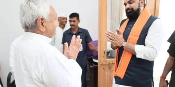 मुख्यमंत्री सम्राट चौधरी ने नीतीश कुमार से की शिष्टाचार भेंट
