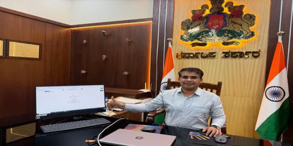 ಸ್ವಯಂ ಗಣತಿ ದಾಖಲಿಸಿದ ಅಪರ ಜಿಲ್ಲಾಧಿಕಾರಿ ಮಹಮ್ಮದ್ ಎನ್.ಝುಬೇರ್
