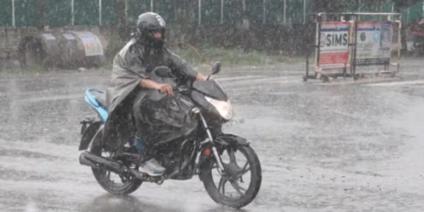 देहरादून में झमाझम बरसे मेघ, कई जिलों में बारिश के साथ ओलावृष्टि का ऑरेंज अलर्ट