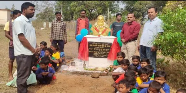 ଉତ୍କଳମଣି ଗୋପବନ୍ଧୁ ଦାସଙ୍କ ପ୍ରତିମୂର୍ତ୍ତି ଅନାବରଣ