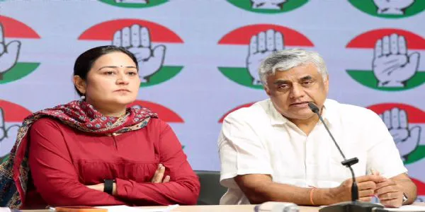 کانگریس نے بڑھتی مہنگائی اور ایندھن کی قیمتوں کے معاملے پر مرکزی حکومت کو نشانہ بنایا