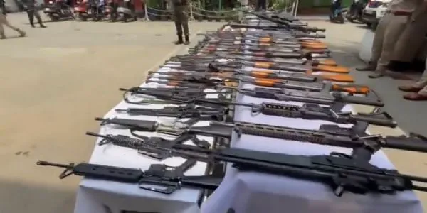 منی پورمیں سیکورٹی فورسز کی کارروائی میں اسلحہ، دھماکہ خیز مواد اور جیمرز ضبط، چار عسکریت پسند گرفتار