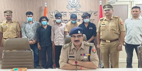 لوگوں کوکیب میں لفٹ دے کر لوٹنے والے پانچ بدمعاش گرفتار