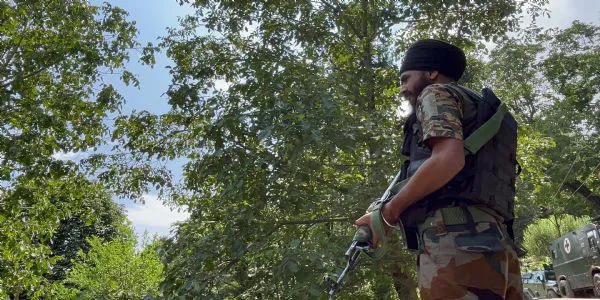 راجوری کے گھمبیر مغلاں علاقے میں انسدادِ دہشت گردی آپریشن جاری