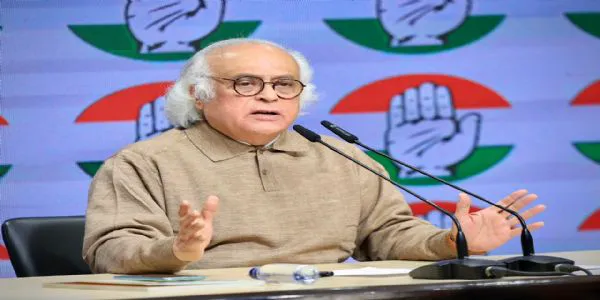 کانگریس ایم پی جے رام رمیش نے وزیر تعلیم دھرمیندر پردھان کے خلاف استحقاق کا نوٹس دائر کیا