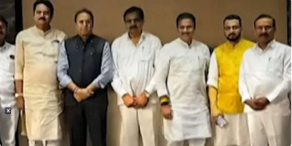 شرد پوار گروپ کے سرکردہ رہنماؤں کی خفیہ میٹنگ سے سیاسی قیاس آرائیاں تیز