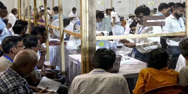 بنگال کے فالٹا میں گنتی کے دو راؤنڈ کے بعد بی جے پی 15,000 ووٹوں سے آگے