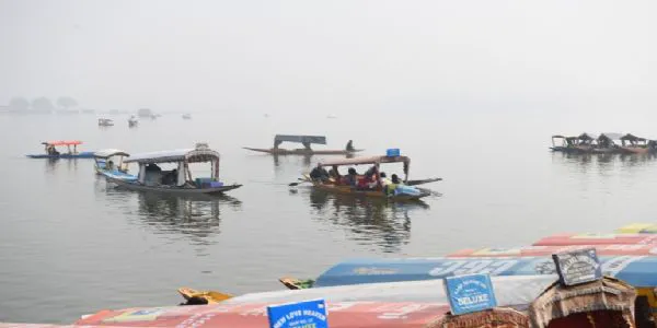 Weather To Remain Mostly Dry Till April-End; Brief Rain Spells Expected On Apr 24-25, 29-30: MeT
