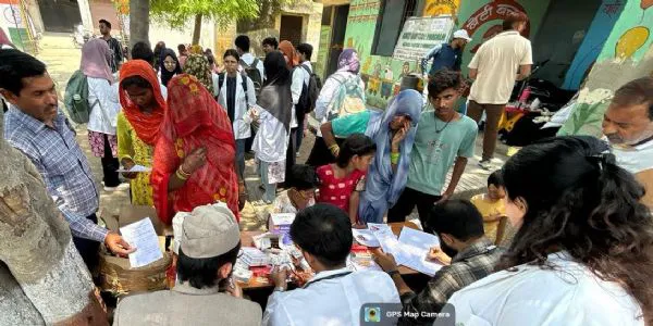 اے ایم یو کے شعبہ کمیونٹی میڈیسن نے فیملی اڈاپشن پروگرام کے تحت صحت کیمپ منعقد کیا