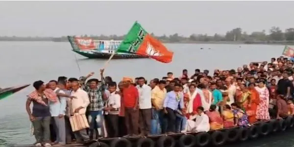 BJP supporters travel by boats from Sundarbans to attend PM Modi's Brigade rally in Kolkata