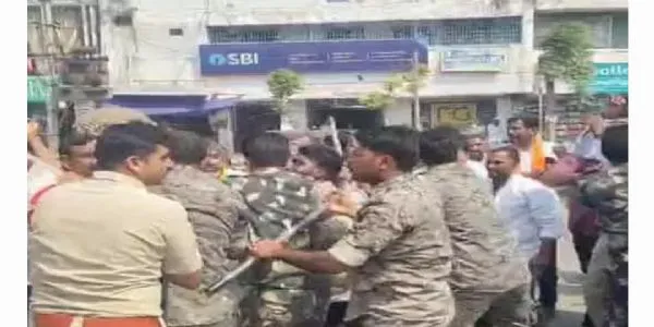 సిరిసిల్లలో హై టెన్షన్.. బీఆర్ఎస్, బీజేపీ శ్రేణుల మధ్య ఘర్షణ
