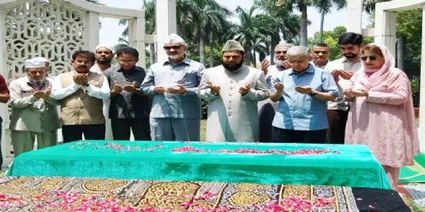 سابق صدر جمہور یہ فخر الدین علی احمد کو صدر جمہوریہ کا خراج