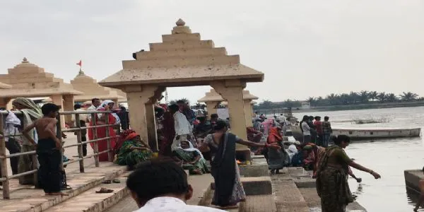 શ્રાધ્ધ તીર્થ પ્રભાસમાં ચૈત્રી શ્રાધ્ધ માસમાં સૌરાષ્ટ્ર ગુજરાતમાંથી સર્વ પિતૃ શ્રાદ્ધ કાર્ય માટે ઉમટી રહ્યું