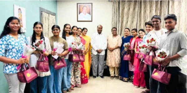 శ్రీకరి మహాసన హైస్కూల్లో పది విద్యార్థులకు ఘన సన్మానం