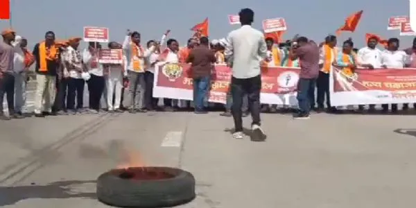 پیاز کی مناسب قیمت نہ ملنے پر کسانوں کا احتجاج