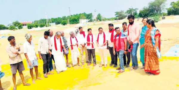 పంటల కొనుగోళ్లలో ప్రభుత్వ నిర్లక్ష్యం